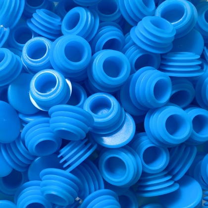 Plastics Plug